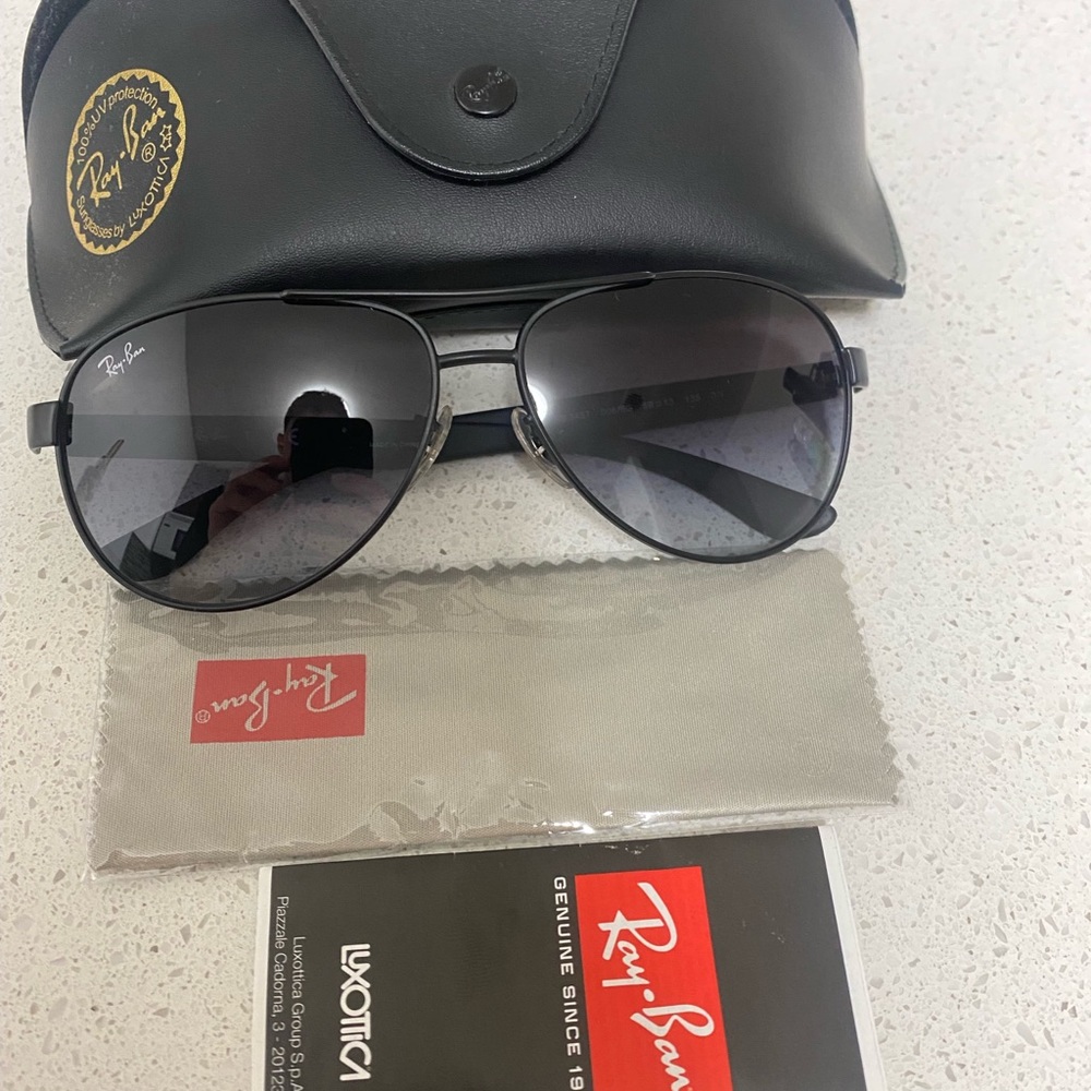 Aviator Raybans - Picture 2 of 6